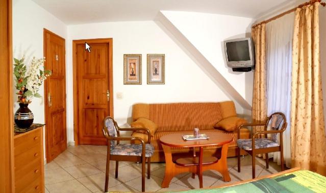 Hotel-Pension Residenz Balatonakali Exterior photo