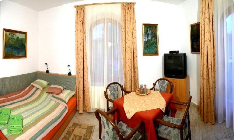 Hotel-Pension Residenz Balatonakali Exterior photo
